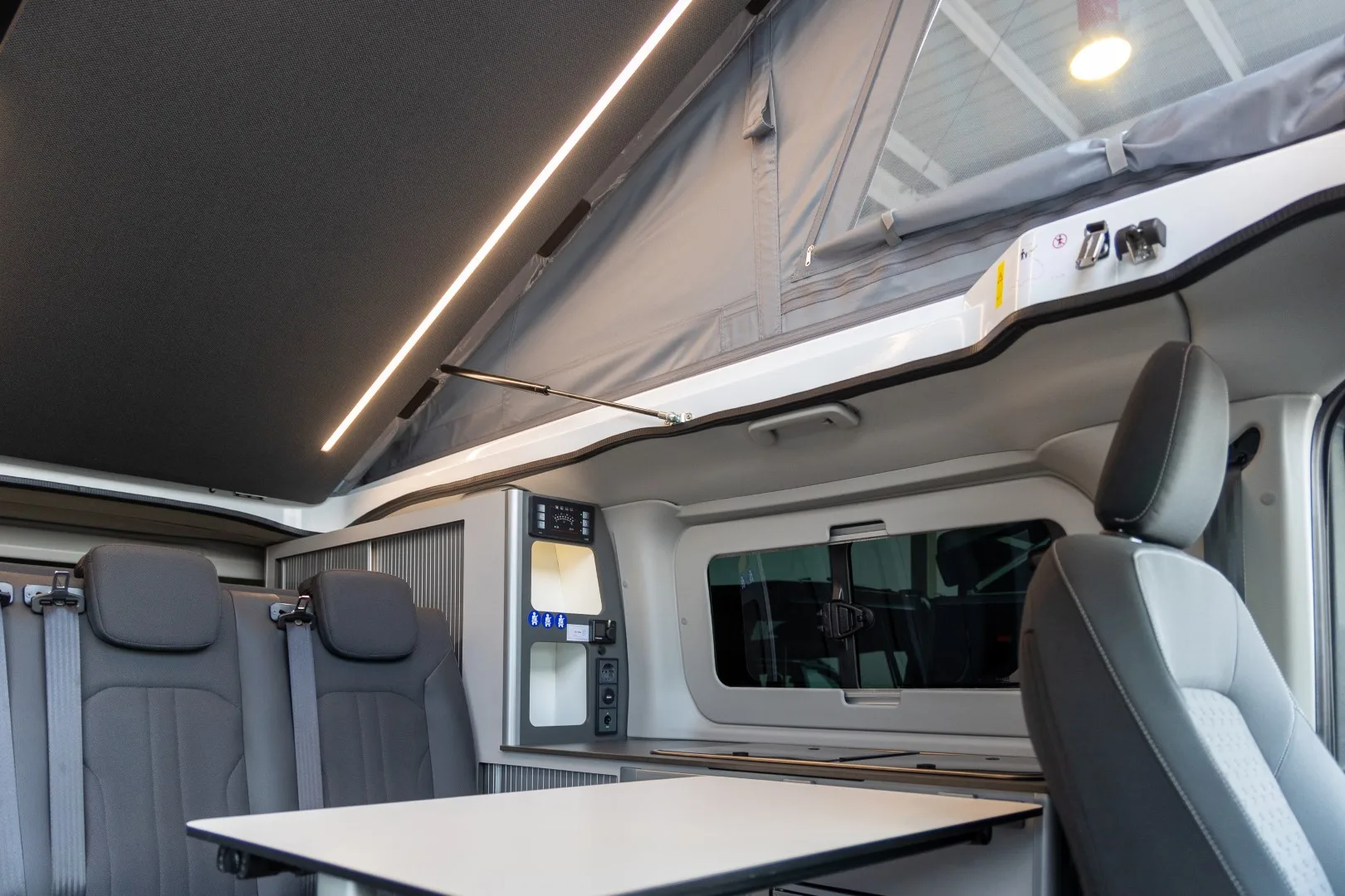 P10+ exterior profil stânga